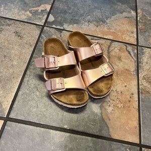 Kids Birkenstocks Metallic Pink Sandals Size 31